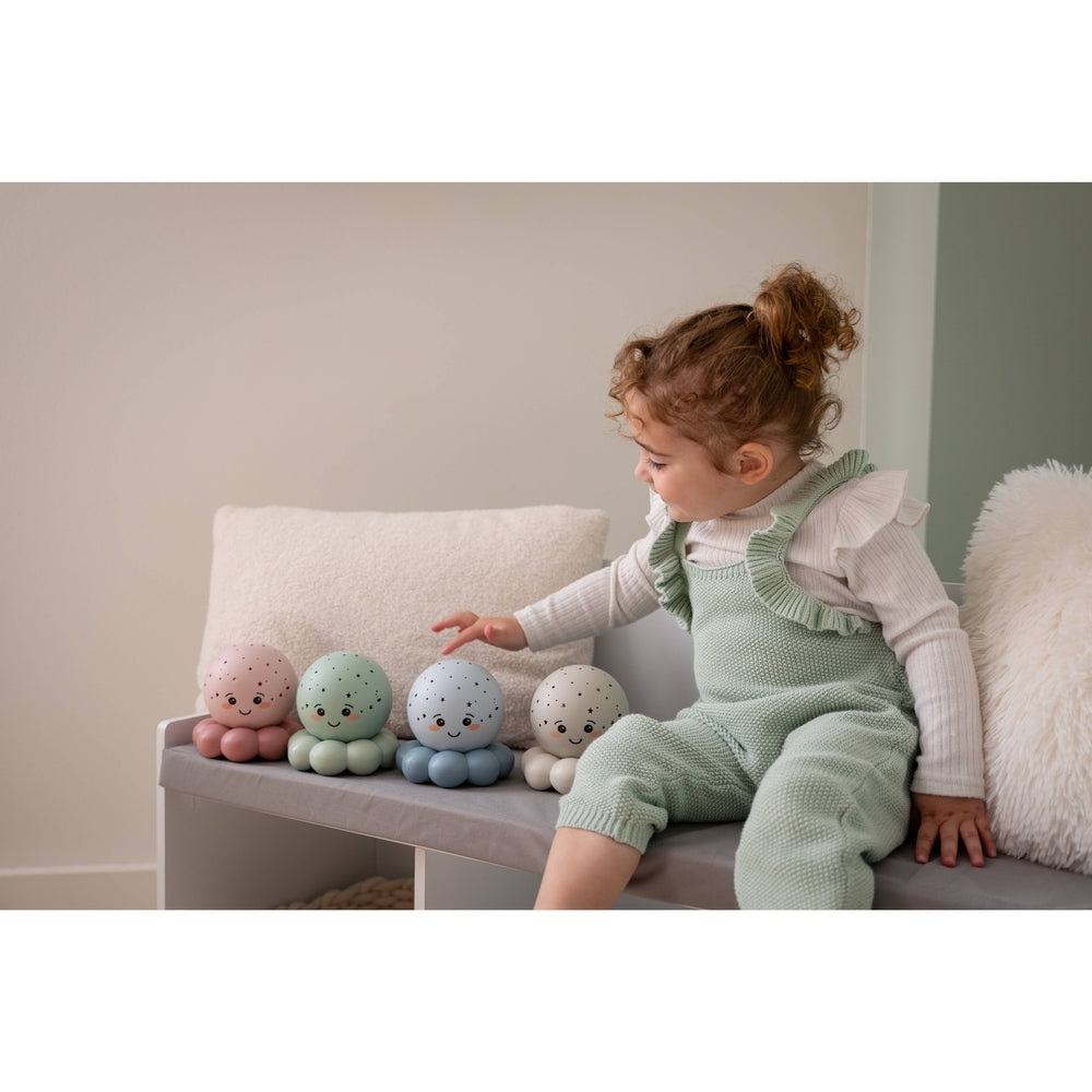 Twinkles To Go Octo® Nightlight Projector - Pink 4