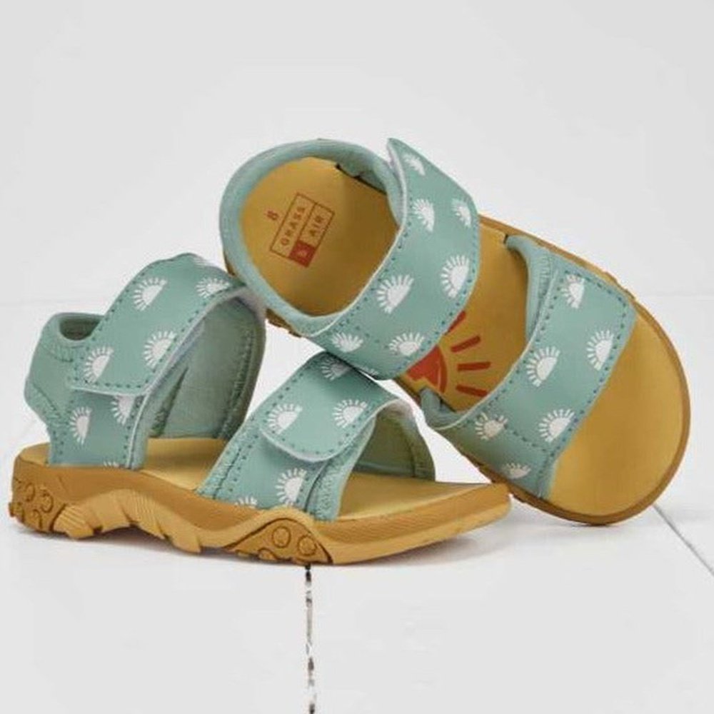 Grass & Air Colour Change Sandals - Pistachio 